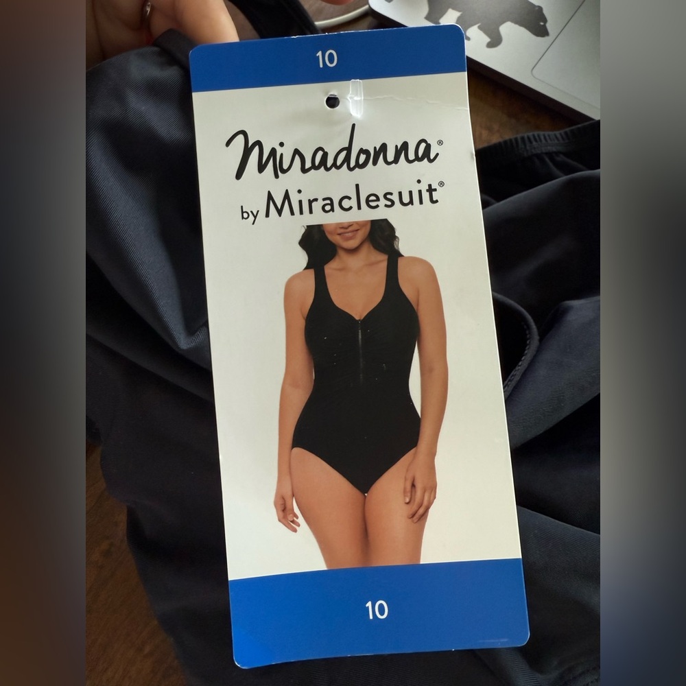 Miradonna by Miraclesuit NWT Black Size 10 Onepiece - Picture 3 of 4